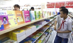 Trăn trở của phụ huynh về nhiều cuốn sách giáo khoa chỉ dùng 1 lần gây lãng phí