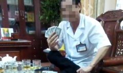 Tạm dừng bổ nhiệm lại giám đốc bệnh viện đánh bài ăn tiền