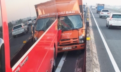 2 vụ tai nạn liên tiếp trên cao tốc Trung Lương, hàng ngàn phương tiện ùn ứ kéo dài