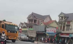 Tin tai nạn giao thông mới nhất ngày 20/3/2020: Ô tô tải gây tai nạn liên hoàn, 3 người thương vong