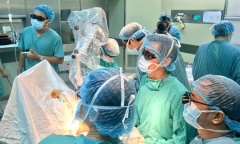 Cuộc phẫu thuật kéo dài 4 tiếng cứu cánh tay thiếu niên 16 tuổi bị cuốn vào máy xay