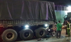 Tin tai nạn giao thông mới nhất ngày 29/3/2020: Tông đuôi xe container, 2 thanh niên tử vong