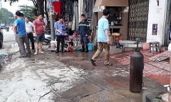 Nổ lớn tại cửa hàng bóng bay nghệ thuật, bình khí bay xa 100 mét