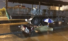 Tai nạn thương tâm khiến nữ sinh thiệt mạng trong mưa lớn
