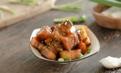 Với cách kho thịt này, gái vụng mấy cũng 