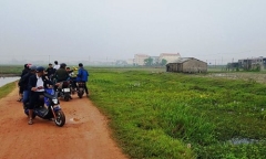 Phát hiện thi thể trẻ mầm non ngoài ruộng hoang trong giờ học
