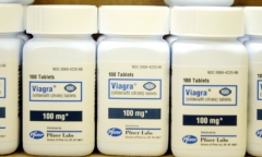 Quân đội Mỹ chi hơn 80 triệu USD mua thuốc Viagra