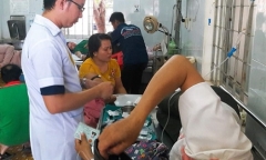 Đắk Lắk: Hơn 100 người nhập viện cấp cứu nghi do ngộ độc thức ăn sau bữa tiệc đám cưới