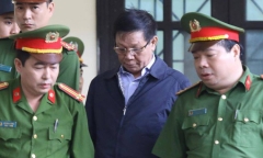 Cựu trung tướng Phan Văn Vĩnh 2 lần trả lời nhầm câu hỏi của tòa