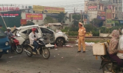 Vụ tàu hỏa đâm ô tô: Tăng cường nhân viên gác barie giờ cao điểm