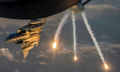 Một ngày sau vụ tấn công kinh hoàng, Vùng Xanh tại thủ đô của Iraq bị nã rocket Katyusha