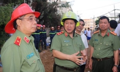 Thứ trưởng Bộ Công an kiểm tra hiện trường vụ cháy ở Cần Thơ