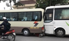 Hà Nội: Xe đưa tang gây tai nạn liên hoàn, 1 người chết