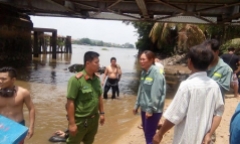 Đi tắm sông, bé trai 11 tuổi bị nước cuốn mất tích trên sông Sài Gòn
