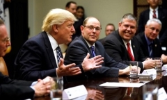 Nước Mỹ gặp nguy hiểm nếu ông Trump cắt giảm tài trợ của thành phố nhập cư?