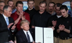 Tổng thống Trump gỡ bỏ di sản của Obama về biến đổi khí hậu