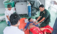 Cứu sống ba ngư dân bị ngạt khí độc khi hành nghề trên biển