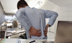 Bạn bị đau lưng: Hãy làm theo phương pháp này tại nhà để tự điều trị