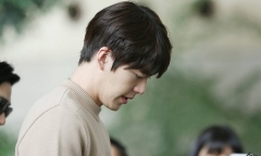 Kim Woo Bin định trì hoãn trị liệu, cố giấu gia đình về bệnh ung thư