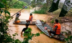 Cụ ông bị lũ cuốn mất tích