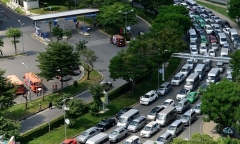 Kẹt xe nghiêm trọng ở cửa ngõ sân bay Tân Sơn Nhất