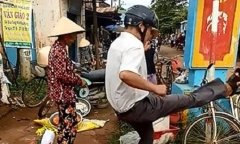 Vụ trưởng công an xã đá hàng hóa của dân: Hành động quá phản cảm