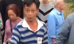 Say rượu bế trẻ lạ đi chơi, người đàn ông bị dân đòi vây đánh vì nghi bắt cóc trẻ em