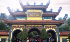 Giữa “tâm bão” nghi vấn truyền bá vong báo oán: Trụ trì chùa Ba Vàng xin tổ chức họp báo