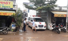 Vợ khóc ngất khi phát hiện chồng tử vong bất thường trong nhà trọ