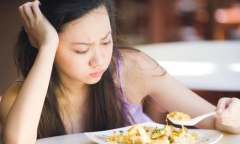Người phụ nữ nhập viện vì mệt mỏi với câu hỏi 'hôm nay ăn gì?'