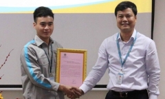 Khen thưởng nhân viên sân bay trả lại 100 triệu đồng hành khách bỏ quên