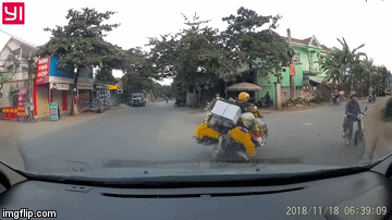 Video: Xi nhan rẽ phải nữ 