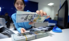 Tỷ giá USD hôm nay 18/5: USD loay hoay giữ giá