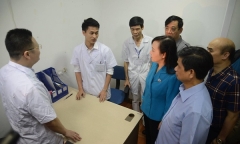 Bộ trưởng Y tế thị sát: Hàng loạt phòng khám bị “trảm”