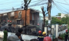 Hỏa hoạn thiêu rụi kho phế liệu, cụ bà 80 tuổi may mắn thoát nạn