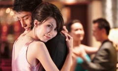 Bi hài chuyện gái “bán hoa” để cung phụng người tình trẻ