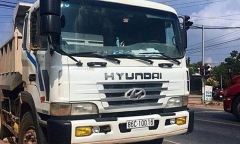 Tin tai nạn giao thông mới nhất ngày 13/4/2019: Hai cha con tử vong thương tâm dưới bánh xe ben