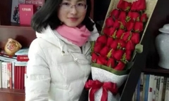 Khách đặt bó hoa 35 triệu đồng dịp Valentine, shop thuê xe bán tải vận chuyển