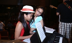 Giọng hát Việt nhí: Cẩm Ly ráo riết tập luyện cho thí sinh