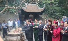 Giỗ tổ Hùng Vương 2017: Chủ tịch nước dâng hương tưởng nhớ các Vua Hùng