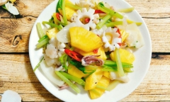 Mẹo chế biến mực xào dứa thơm ngon, giòn sần sật, không bị tanh