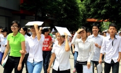 Hà Nội: Nam sinh bị xe bồn tông gãy chân trên đường đi thi về