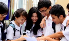 Hà Nội: Nam sinh bị xe bồn tông gãy chân trên đường đi thi về