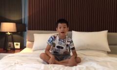 Cường Đôla bất ngờ khoe clip con trai nói tiếng Anh trôi chảy