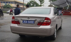 Cục Đăng kiểm lên tiếng vụ xe ô tô có 2 biển số xanh ở Ninh Bình