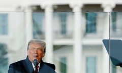 Tổng thống Trump vào xe bọc thép về Nhà Trắng, tuyên bố 