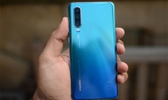 Giữa “tâm bão” căng thẳng, giá điện thoại Huawei P30 đã qua sử dụng “mất giá” tới 90%