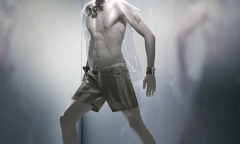 Vietnam's Next Top Model 2014 cùng hai quán quân bị “ném đá” dữ dội