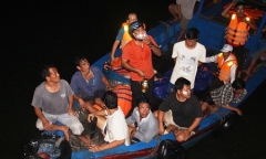 Ngư dân tàu cá bị tàu hàng nước ngoài đâm chìm: