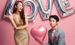 Rocker Nguyễn quỳ gối “tỏ tình” với Minh Hằng dịp Valentine